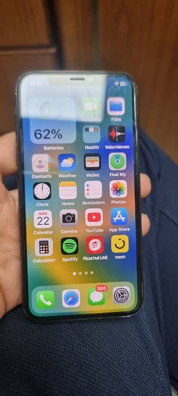 Apple iPhone X 64 GB 1