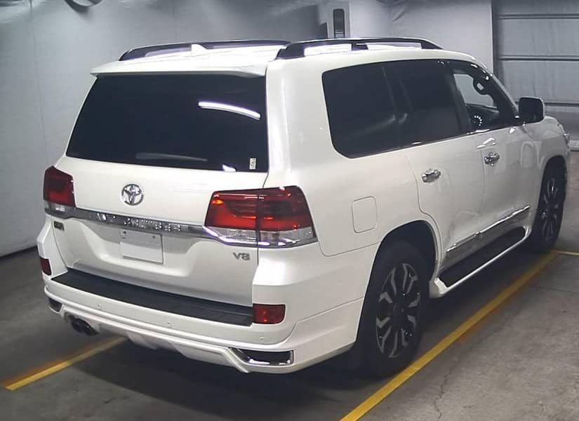 Toyota Land Cruiser 2020 11