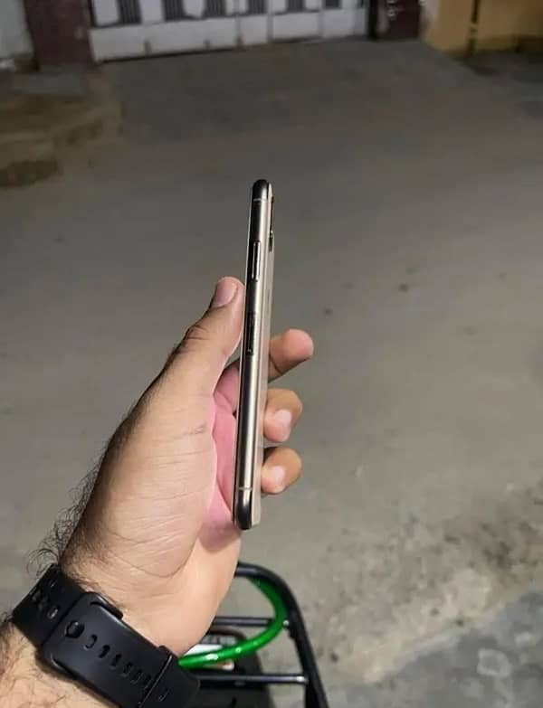 iPhone XS 64gb 2