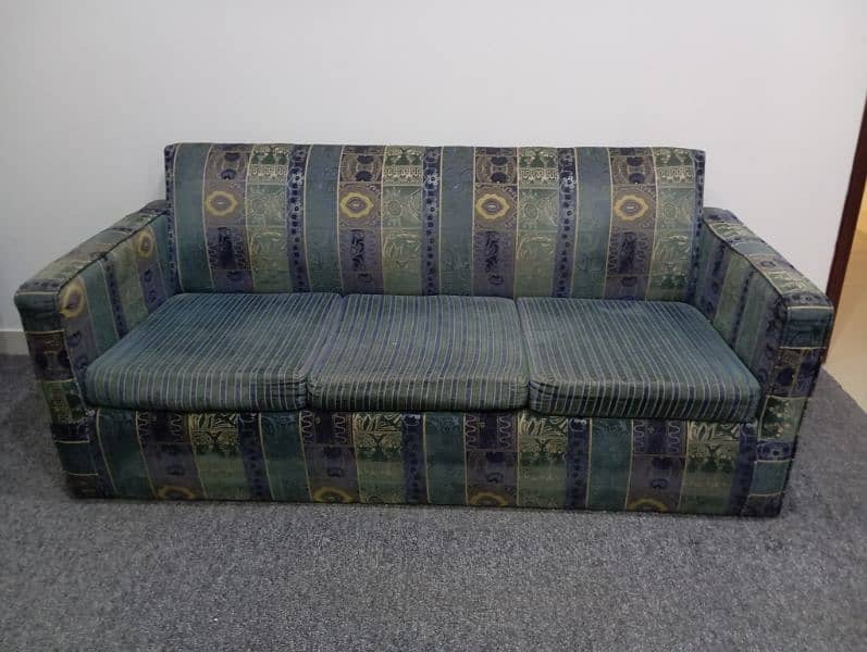 3 plus 1 plus 1 Sofa Set in good condition 0