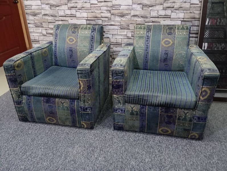 3 plus 1 plus 1 Sofa Set in good condition 1