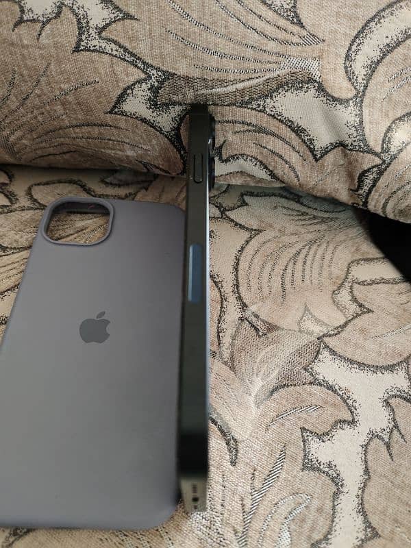 iphone 14 plus 128gb zero scratch 5