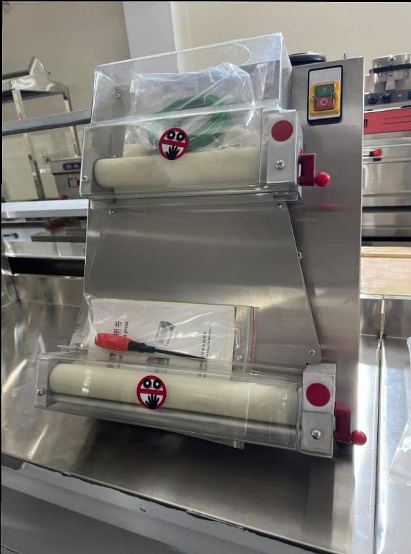 Pizza conveyor belt oven / Fryer  Dough Mixer / Slush Machine Used new 5