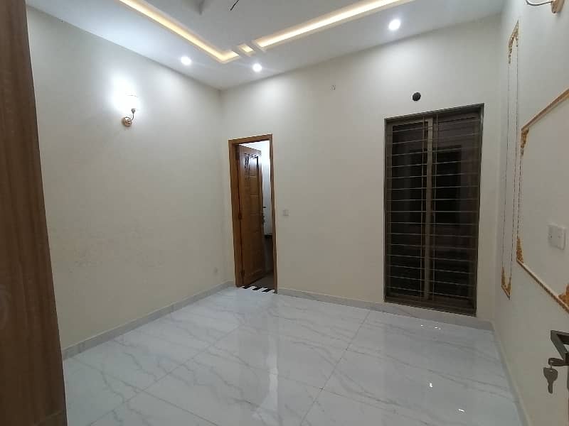 Prime Location 5 Marla House In Beautiful Location Of Jubilee Town - Block F In Lahore 11