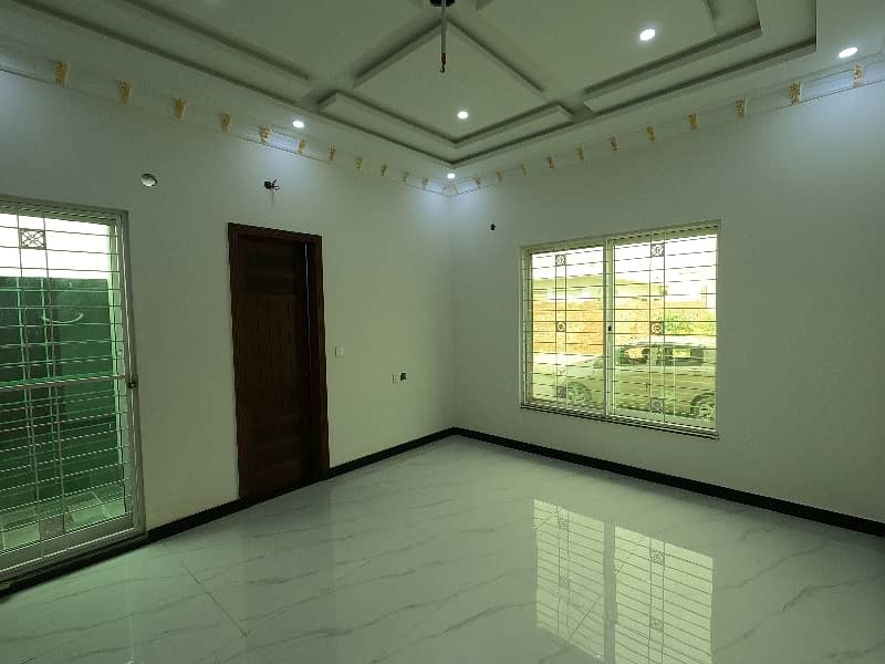 7 Marla House In Only Rs. 27000000 27