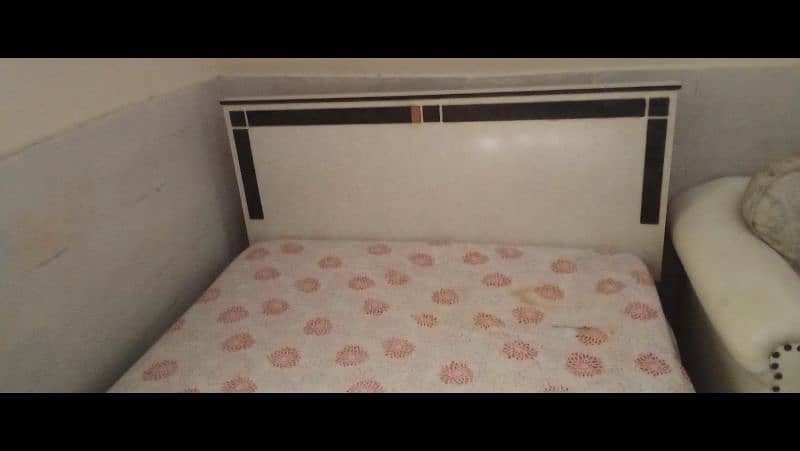 4x6 bed with mattress 2