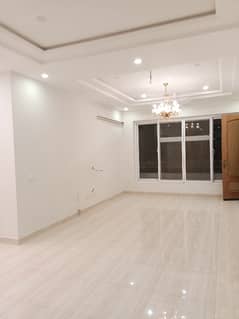 upper portion for rent in d12