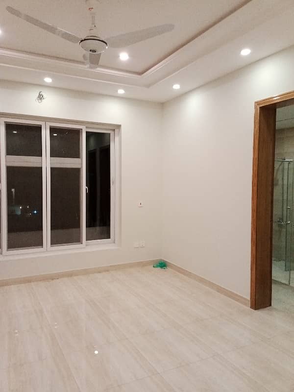 upper portion for rent in d12 3