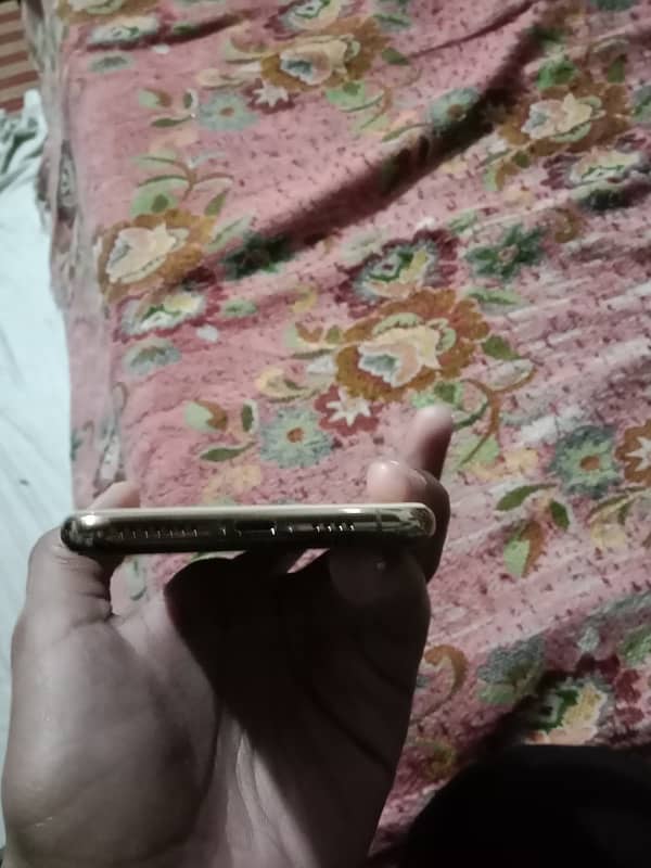 iPhone XS Max jv 10by10 condition 1