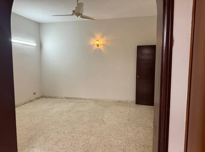 2 Kanal Fully Renovated Designer House Hot Location Park And Central Commercial Main Road Easy Approach Reasonable Price In Phase 3 DHA 27