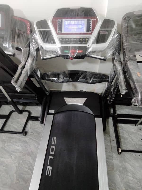 SOLE F85 COMMERCIAL GRADE TREADMILL HEAVY DUTY CONTINUES MOTOR. 8