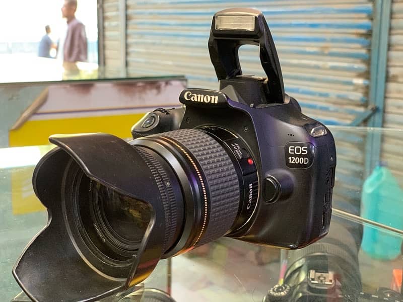 DSLR Canon 1200D With Lens Contact:03212306356 1