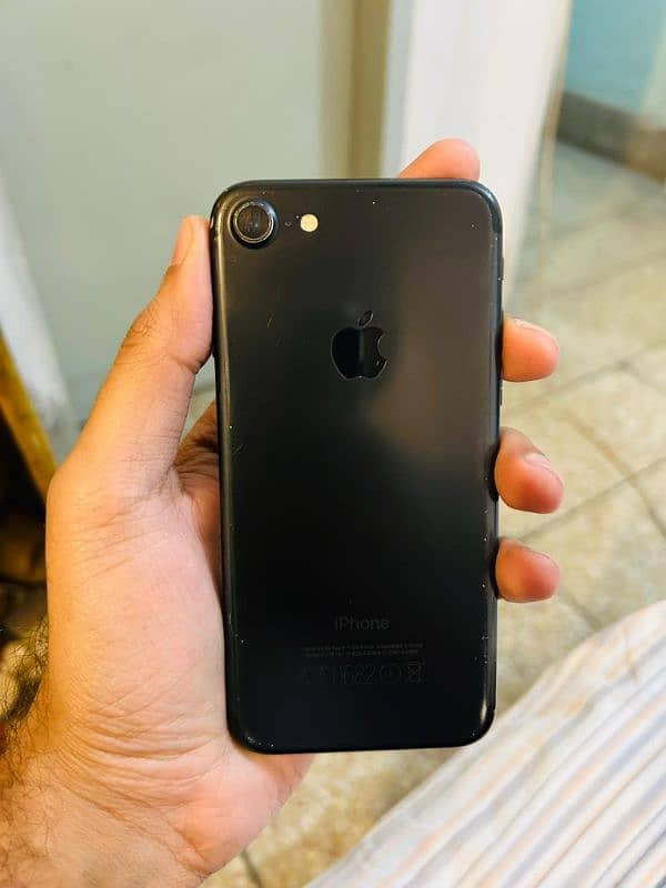 iphone 7, 32 GB - PTA Approved 1