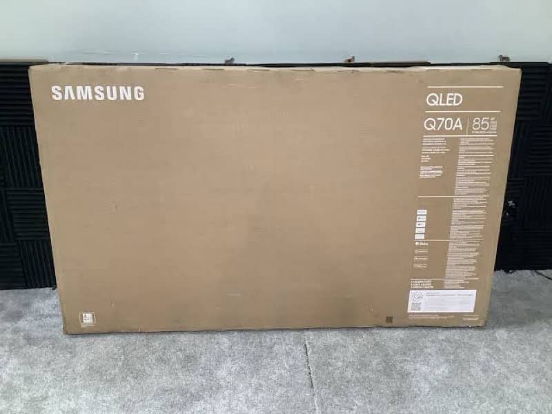 Samsung 55 Inch QLED 4K Smart TV (Q70A) 3