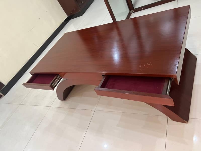 Centre table for sale 0