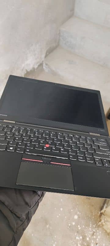 Lenovo Thinkpad x1 carbon  Cor i5 6th generation . 5