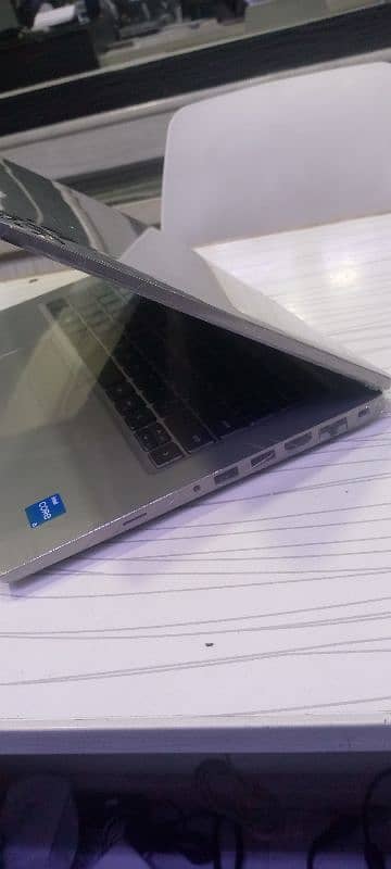 used laptop but all ok 10 by 10 candechion 2