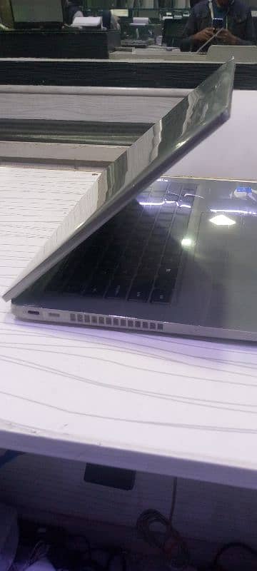 used laptop but all ok 10 by 10 candechion 3