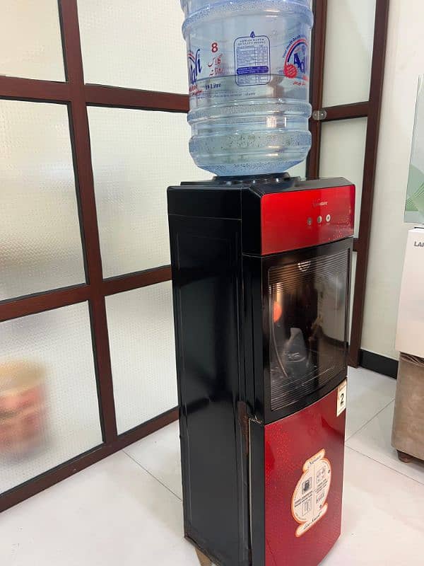 Signature water dispenser 0