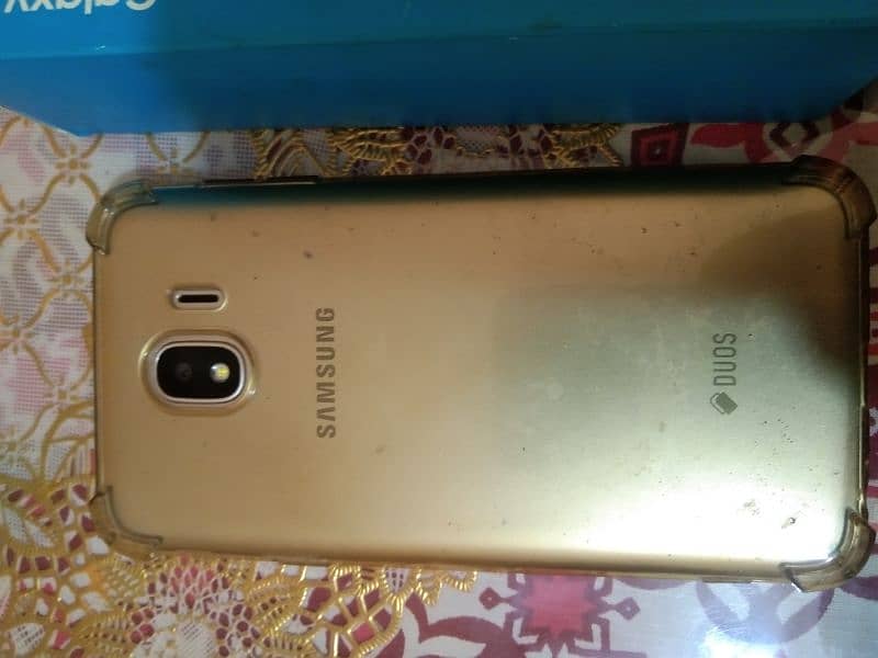 Samsung J4 16GB Golden 1