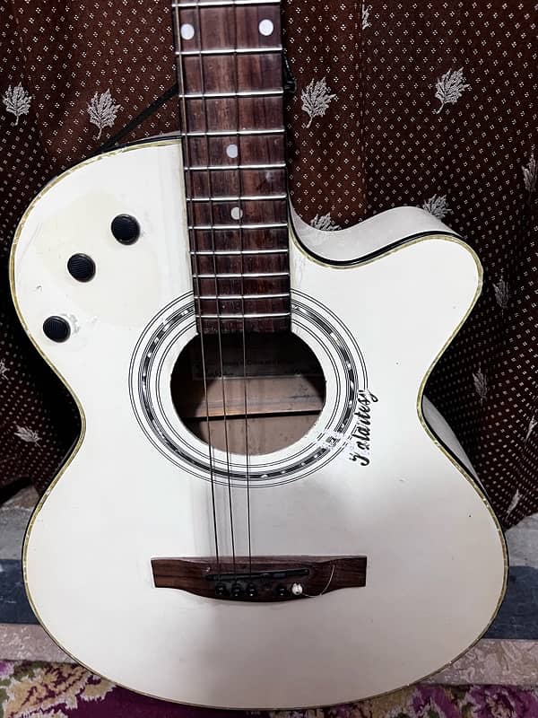 guitar in best condition 2