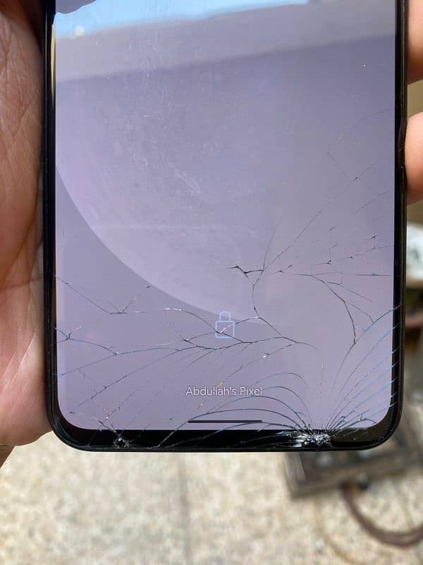 Google Pixel 4xl / Minor Glass break 1