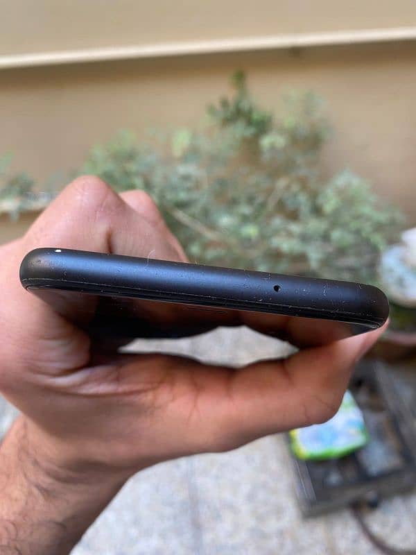 Google Pixel 4xl / Minor Glass break 8