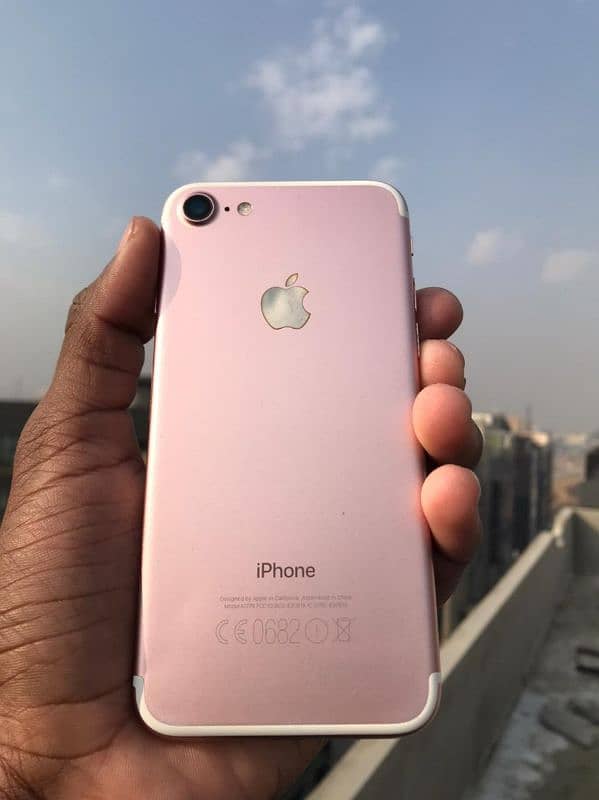 Apple iPhone 7 - 32GB - Great Condition for Sale" 1