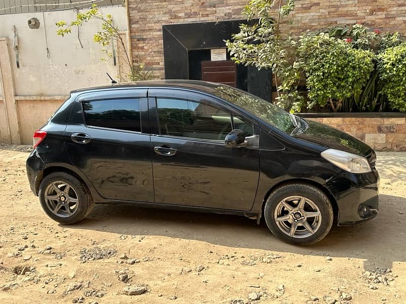 Toyota Vitz 2015 3