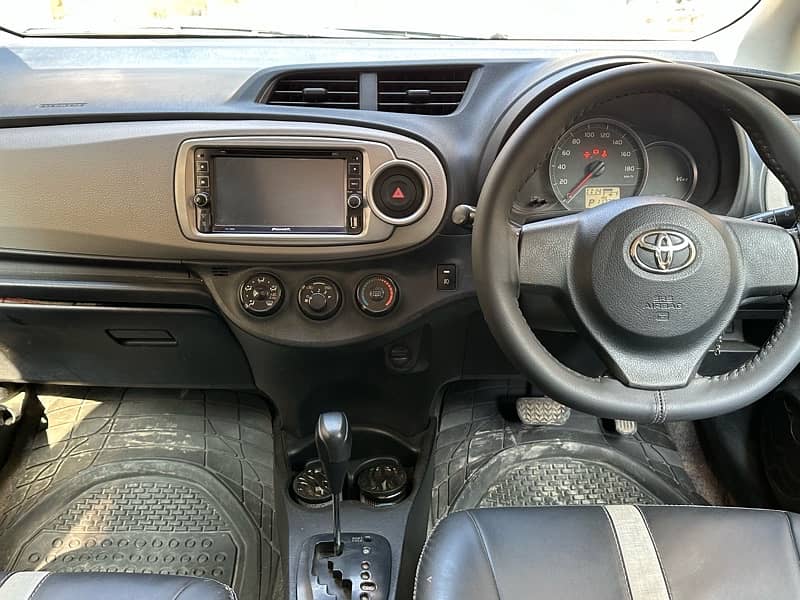 Toyota Vitz 2015 4