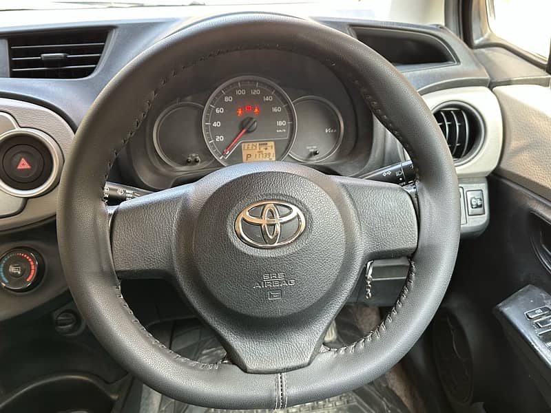 Toyota Vitz 2015 6