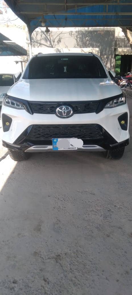 Toyota Fortuner Legender 2022 0