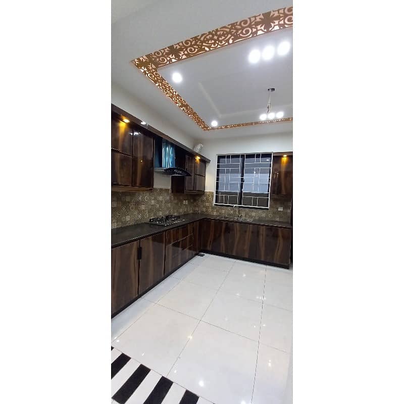 10 Marla Brand New House For Sale In Bahria Orchard Lahore 10