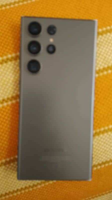 Samsung s23 ultra camera ka software hona ha or panel ma shade ha 1