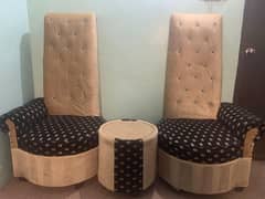 bedroom chairs with table