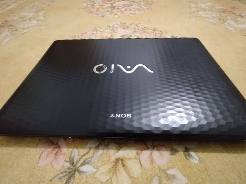 Sony Laptop in full diamond quality 3