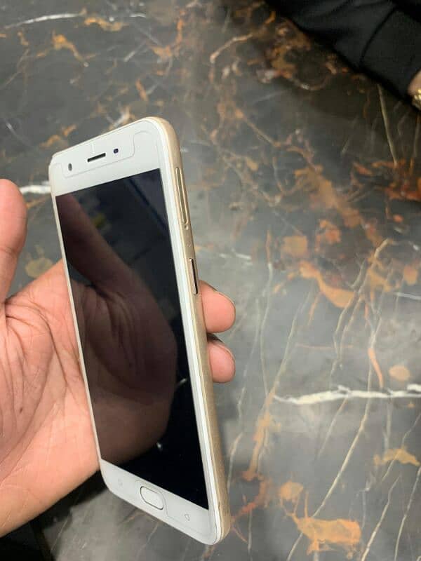 I'm selling oppo a57 condition 10dy10 1