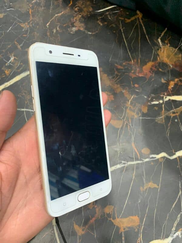 I'm selling oppo a57 condition 10dy10 8