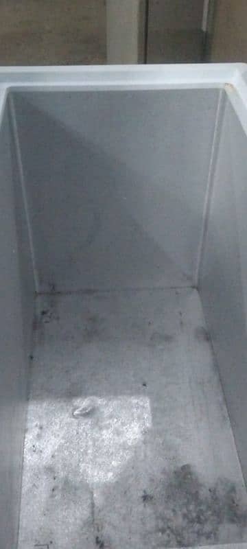 Haier deep freezer single door fresh condition 5