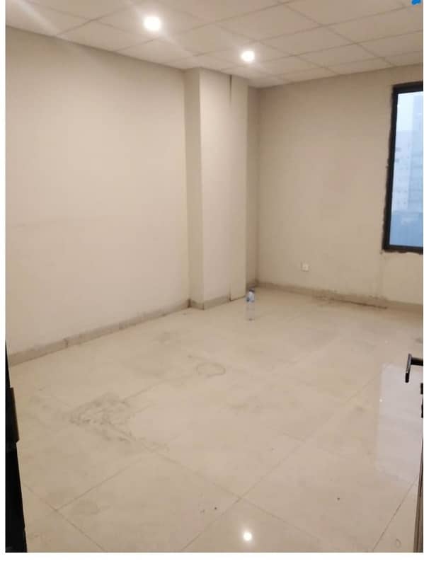 Area 330 Square Feet Office Available For Rent Real Pictures In Main Boulevard Road Gulberg 3 Lahore 3