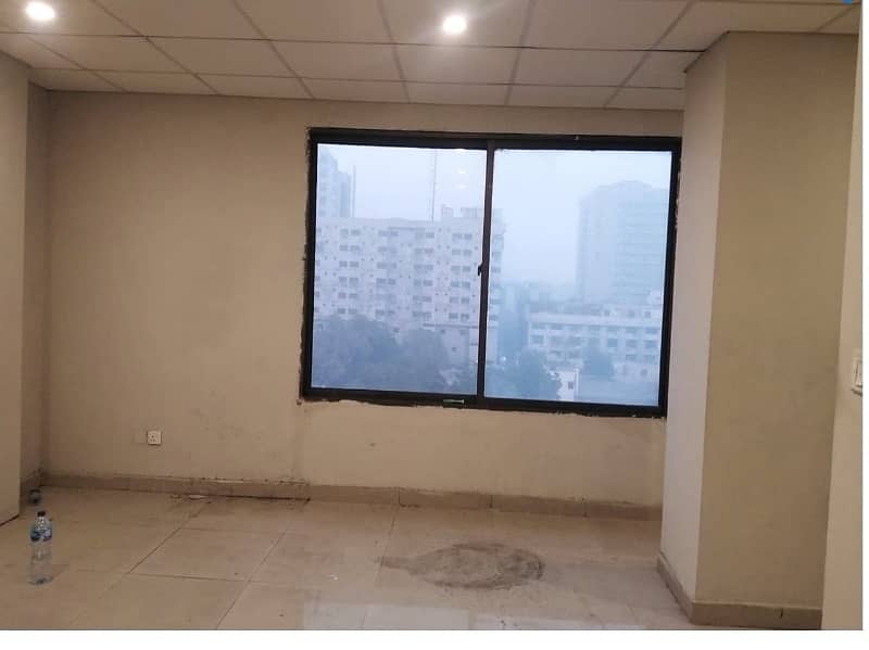 Area 330 Square Feet Office Available For Rent Real Pictures In Main Boulevard Road Gulberg 3 Lahore 4