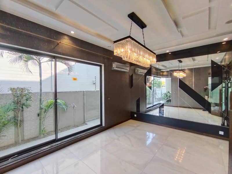 01 Kanal Modern Design Brand New House For Rent In DHA Phase 5 Block-B Lahore. 2