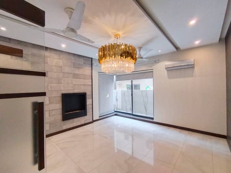 01 Kanal Modern Design Brand New House For Rent In DHA Phase 5 Block-B Lahore. 7