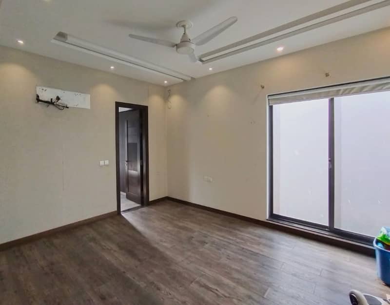 01 Kanal Modern Design Brand New House For Rent In DHA Phase 5 Block-B Lahore. 15