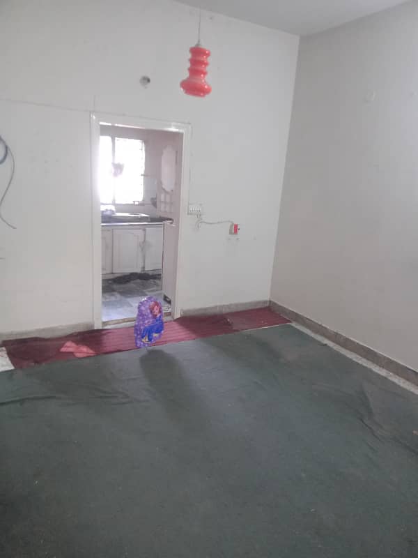 2nd floor flat for rent in G-11 3 pha 2