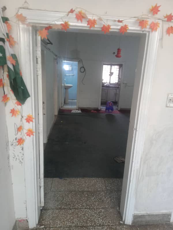 2nd floor flat for rent in G-11 3 pha 4