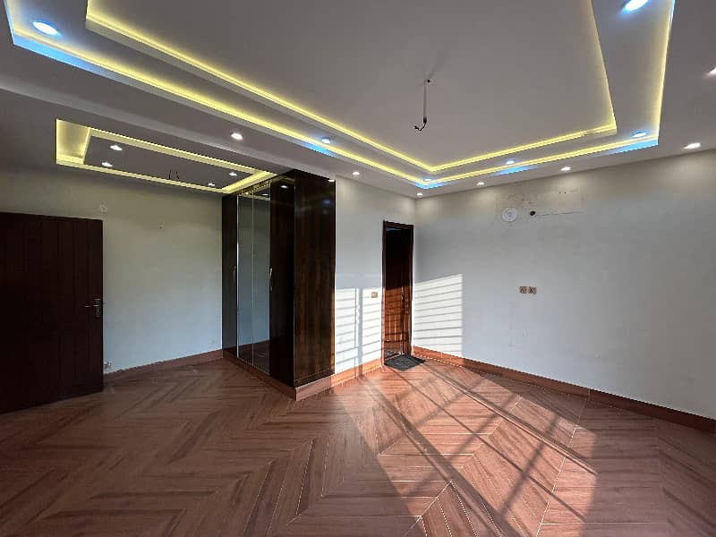 1 Kanal Slightly Used House Available For Rent Vary Prime Location At Central Park Housing Scheme Lahore 12