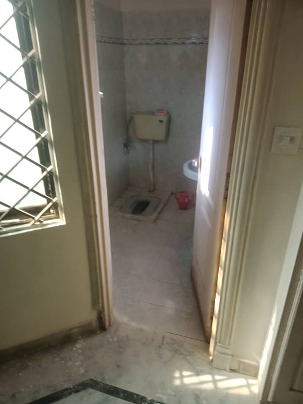 C Type 2nd floor flat for rent G-11/4 pha 5