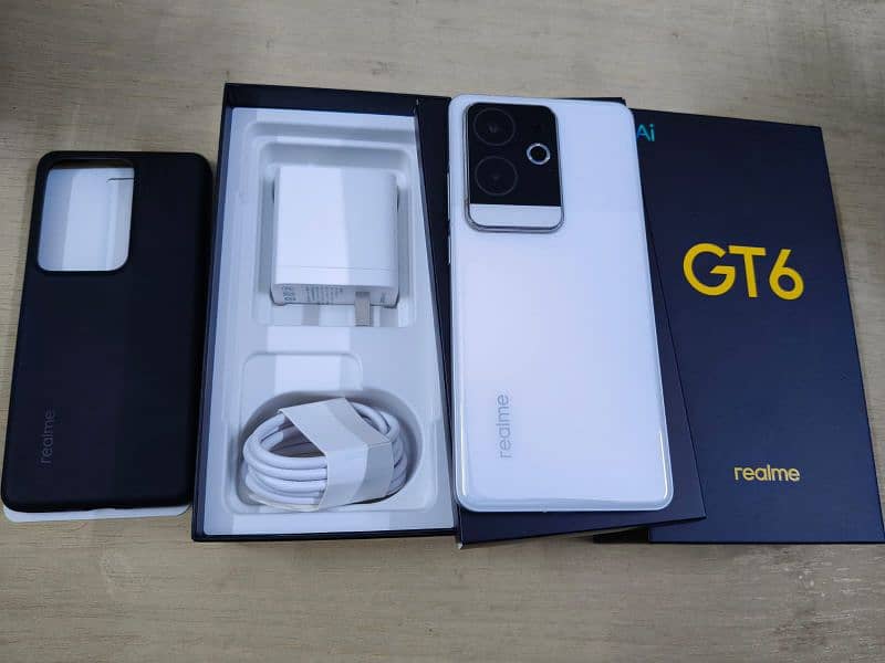 Realme GT6 0