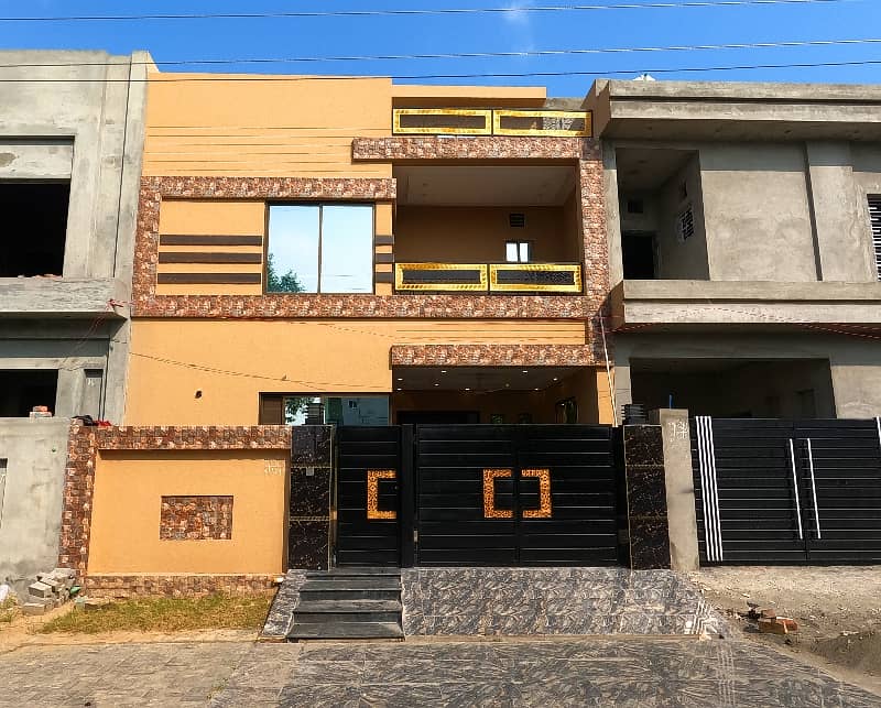 Prime Location 5 Marla House For sale In Lahore 0